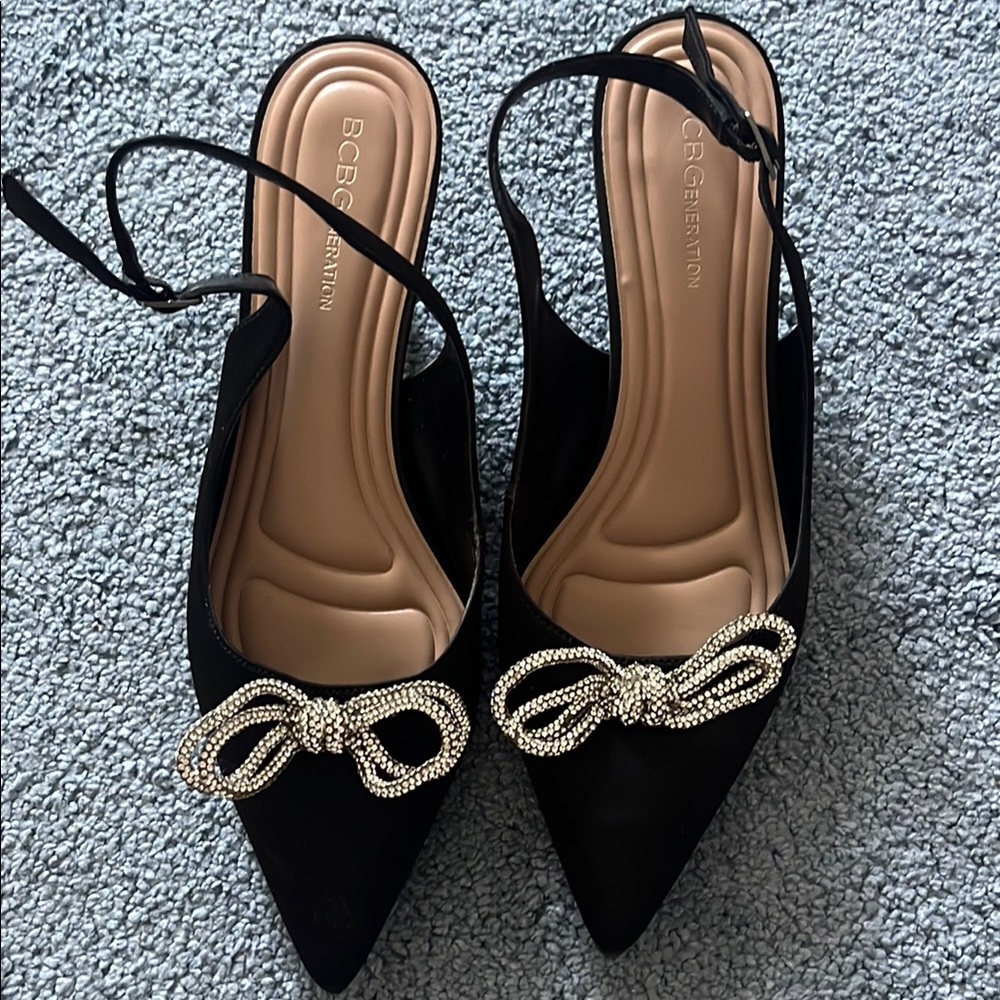 Bobbi Brown Black Slingback Heels with Gold Bow